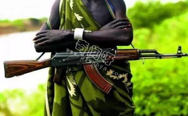 人類被AK47射中會(huì)怎樣,別在被電影欺騙!