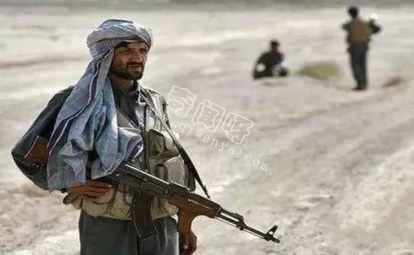 人類被AK47射中會(huì)怎樣,別在被電影欺騙!