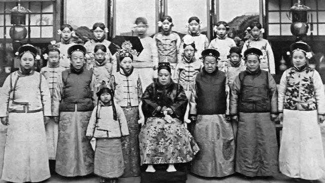 還原中國古代歷史宮女真實生活,宮女為了在宮中生活好過討好太監