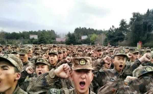 軍隊為何要把2念“兩”,7念“拐”,9念“勾”?有三個原因