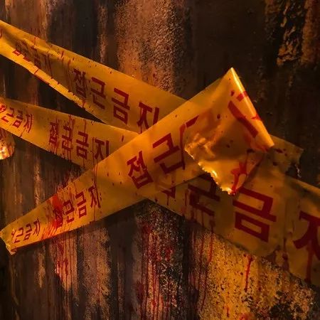 首爾樂天世界鬼屋“廢校”開學(xué)啦！黑色星期五喪尸入侵快逃