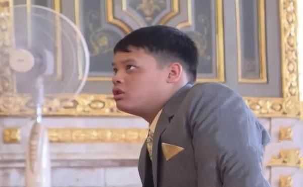 16歲提幫功即將選妃，拒絕迎娶育坤家族千金，跟泰王一樣愛平民