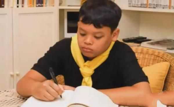 16歲提幫功即將選妃，拒絕迎娶育坤家族千金，跟泰王一樣愛平民