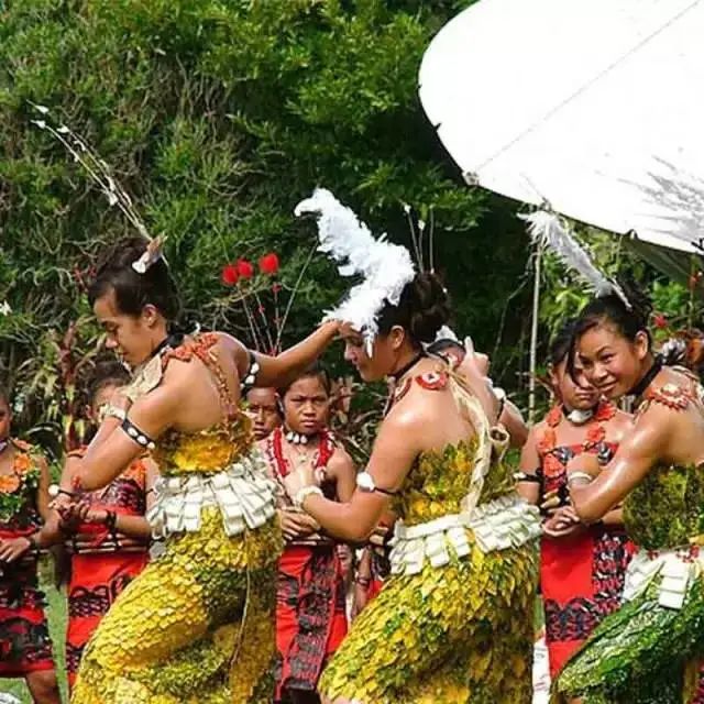 盤點(diǎn)全球10大奇葩葬禮，死后撥皮！