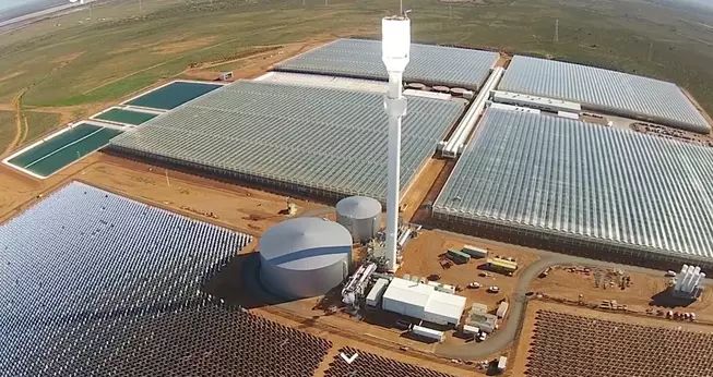 沙漠農場在沒有土壤、地下水、農藥的情況下種出17000噸的食物!