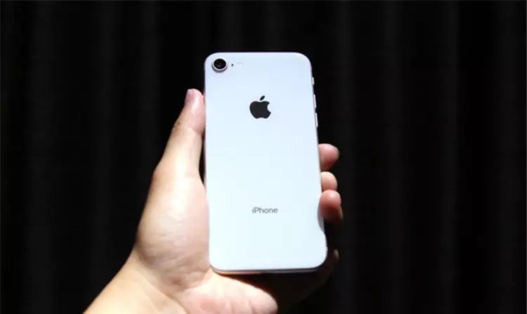 iPhone 8開箱初試:效能、拍攝讓人驚艷,期待iPhone X