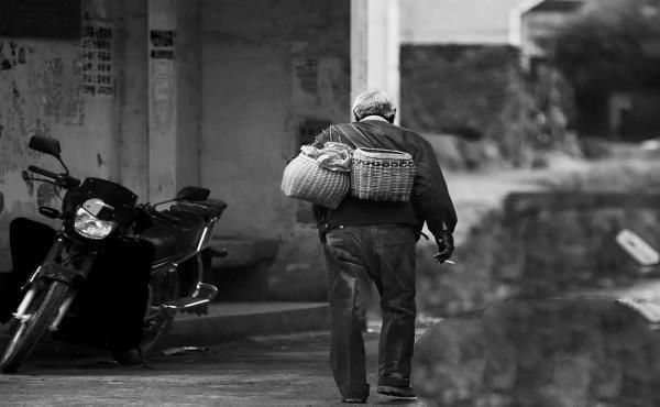 靈異事件:父親去世后時,是我開車送他去的