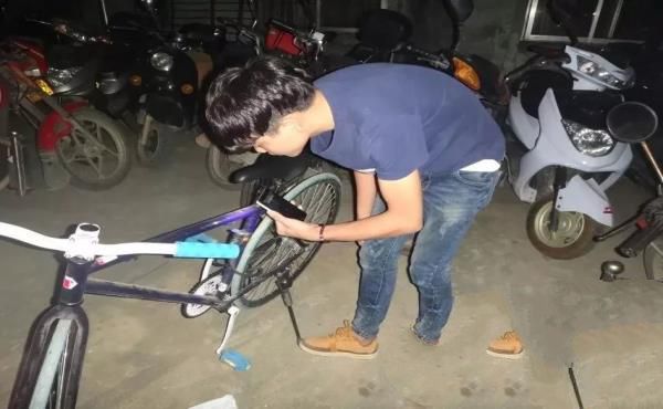 村子里老是丟雞,又有個狐仙廟,于是炸鍋了,但真相是……