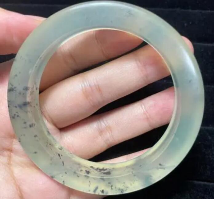 岫玉怎么保養好？岫玉手鐲價格一般值多少